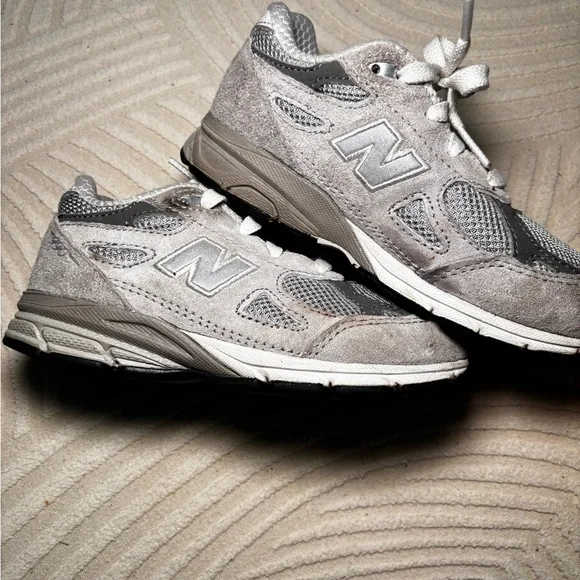 New Balance 990v3 Toddler Shoes - Picture 2 of 4